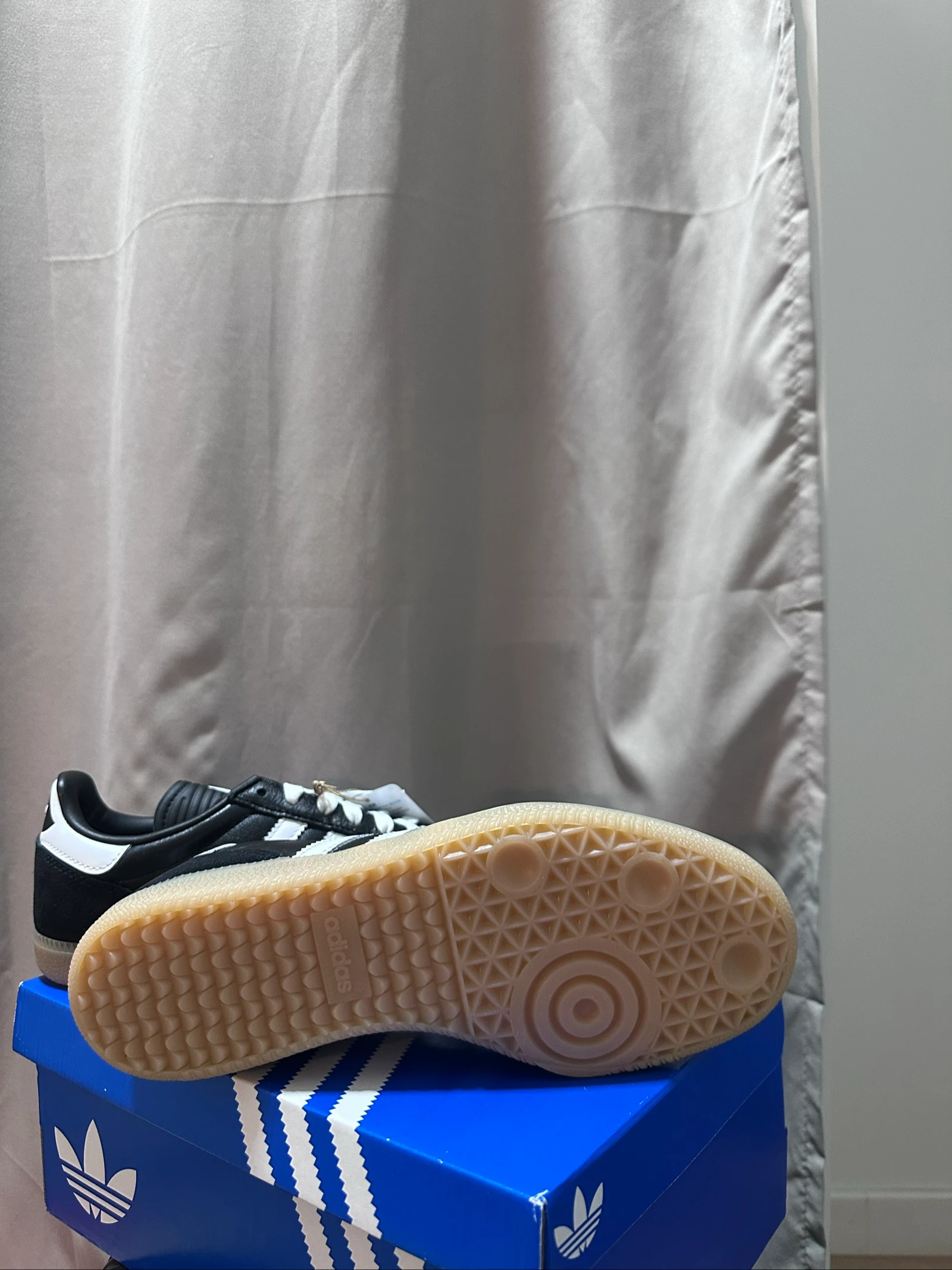Baskets Samba Adidas cuir noir et blanc taille 38 – photo 3